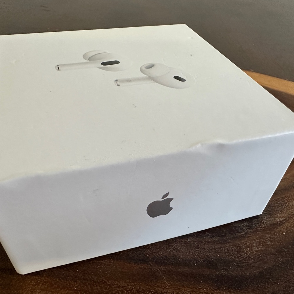 BOX & EAR TIPS ONLY Original Apple AirPods Pro 2nd Gen Box w/New Ear Tips
XS+S+L - Picture 2 of 12